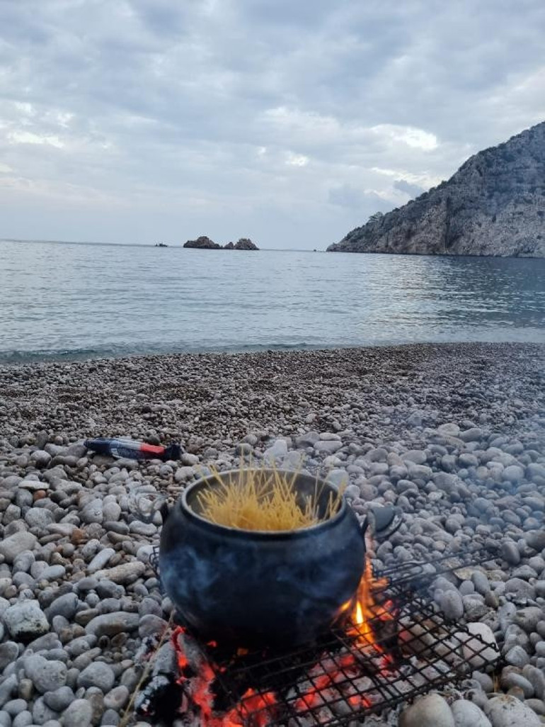 Tekneleri alabora olunca ölümden dönen spiker Hazal Bozkurt: O çaresizliğin tarifi yok