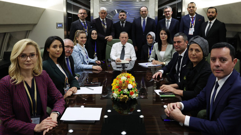 Son dakika: Cumhurbaşkanı Erdoğandan Azerbaycan dönüşü önemli açıklamalar: Kimyasal silah iddiasına sert tepki