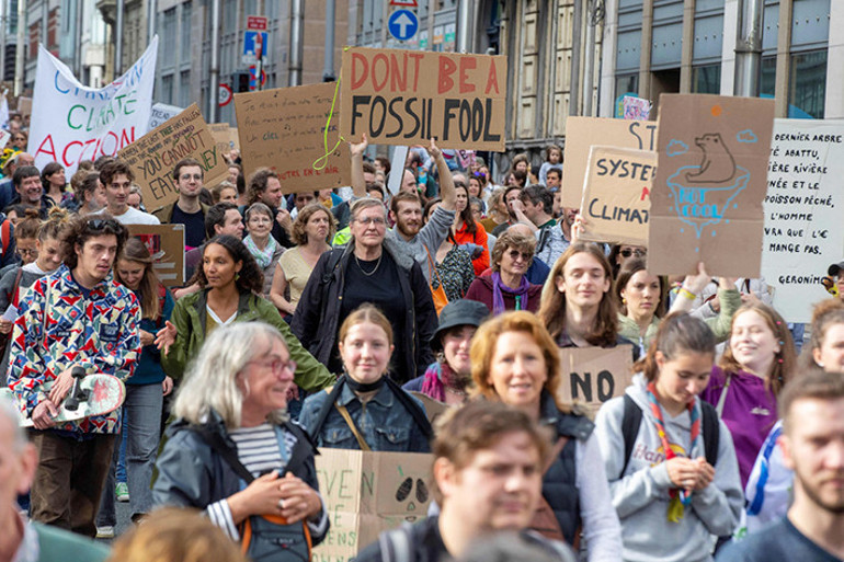 Belçika’da COP27 öncesi “iklim değişikliği” protestosu