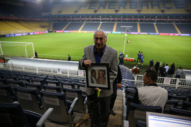 Son dakika: Duayen sunucu Halit Kıvanç yaşamını yitirdi