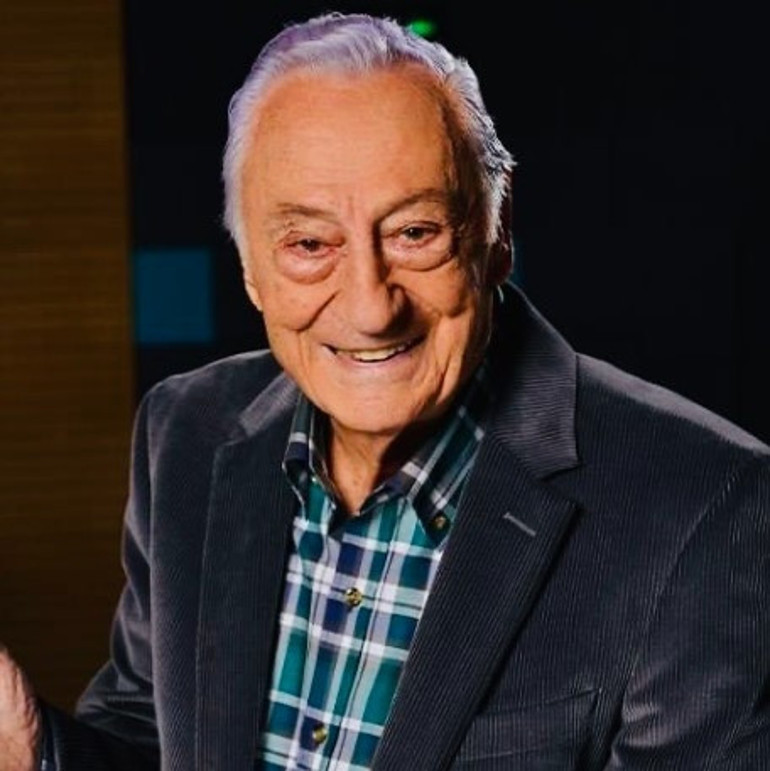 Bende hakkı ve emeği sonsuz büyük ustam Ünlü isimlerden Halit Kıvança veda...