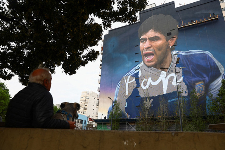 Maradona, Buenos Aireste halkı selamlıyor