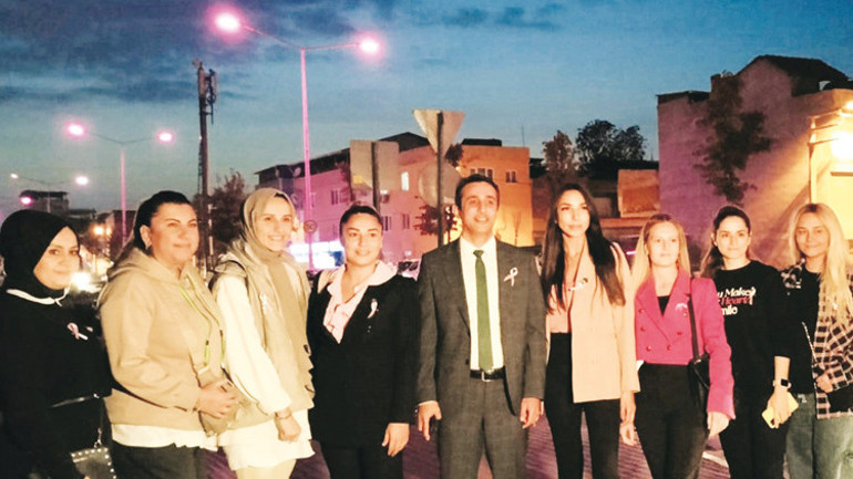 Pembe lambalar erken teşhis için yandı