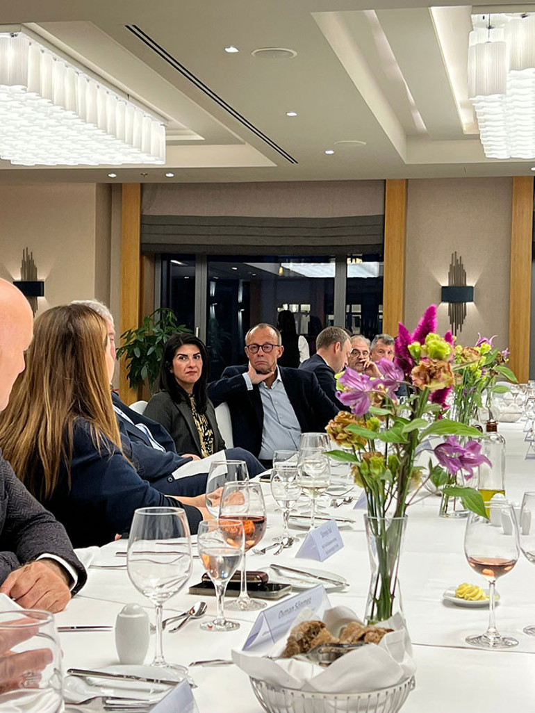 Merz, Türk iş insanlarıyla buluştu