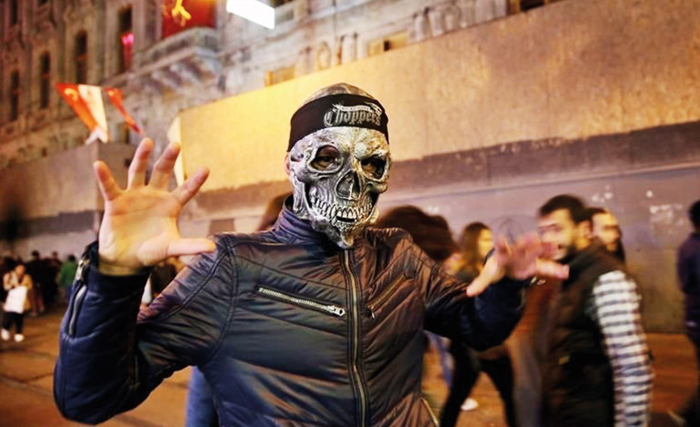 Sokakları cadılar bastı... Türk geleneği mi yoksa özenti mi