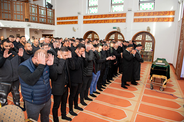 Radyocu Koray Alpergin için cenaze töreni