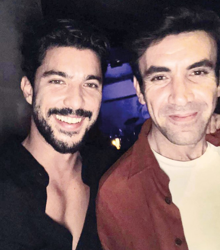 Pınar Denize sevgilisinden sürpriz doğum günü