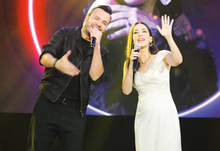 Pınar Denize sevgilisinden sürpriz doğum günü