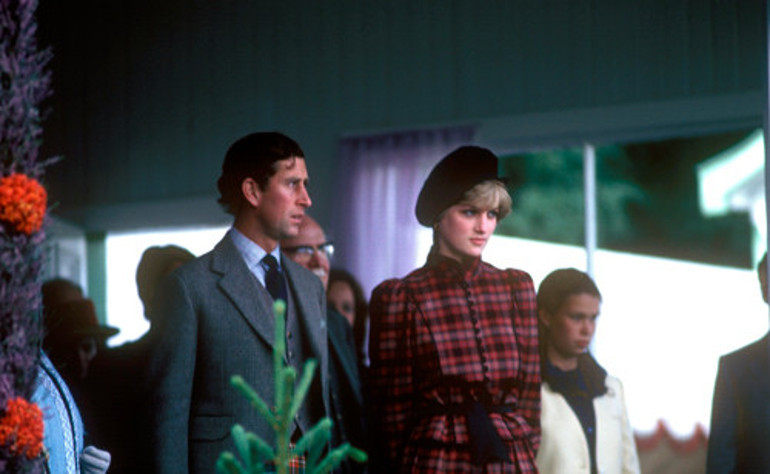 Yeni kralın tuhaflıkları: Özel yapım tuvalet oturağı olmadan evinden adım atmıyormuş