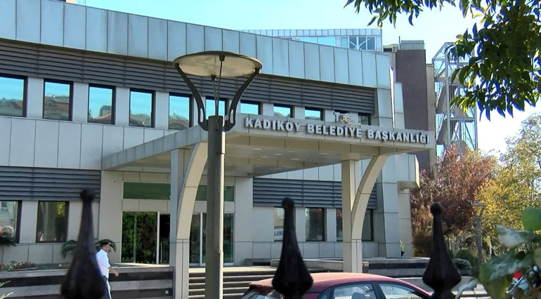 Kadıköy Belediyesi Başkanının makam odasına haciz