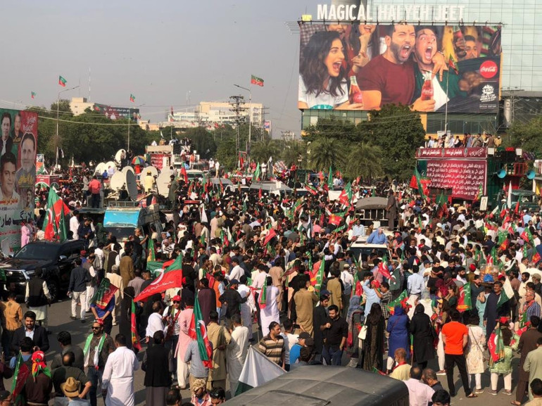 Son dakika: Pakistan eski Başbakanı İmran Hana suikast girişimi