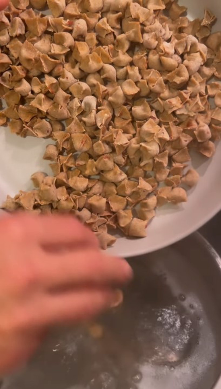 Semt pazarında ünlü var