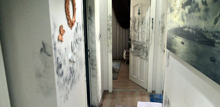 Otelci çift Esra ve Nuri Yıldız cinayeti Kızının katledildiği eve 389 gün sonra girdi, gözyaşlarına boğuldu