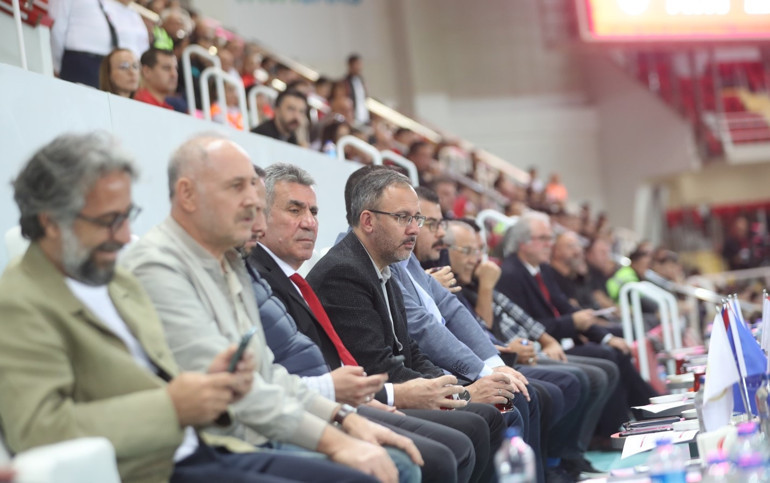 Antalyada spor şöleni Bakan Kasapoğlu: Spor devrimi diye boşuna söylemiyoruz