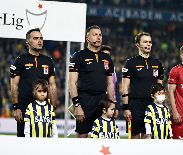 Fenerbahçe - Sivasspor maçındaki pozisyonlara Fırat Aydınus yorumu Serdar Azizin pozisyonu penaltı mı Batshuayinin kırmızı kartı doğru mu Noktayı koydu...