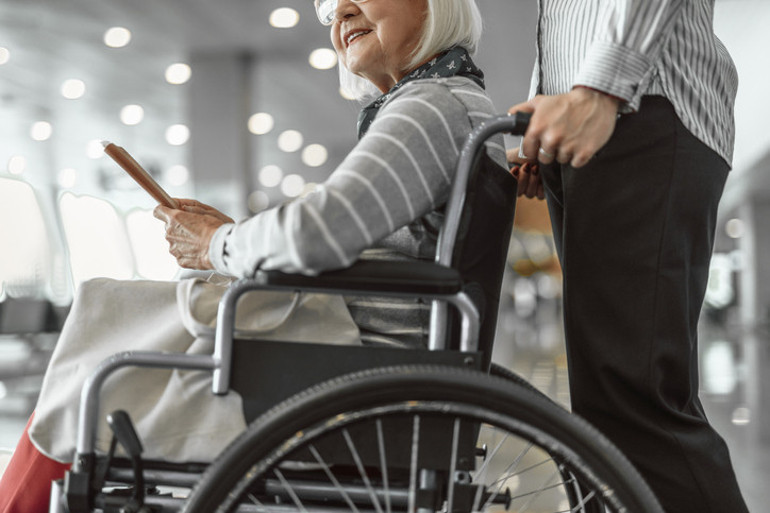 Bakmaktan yoruldum dedi, engelli eşini denize attı