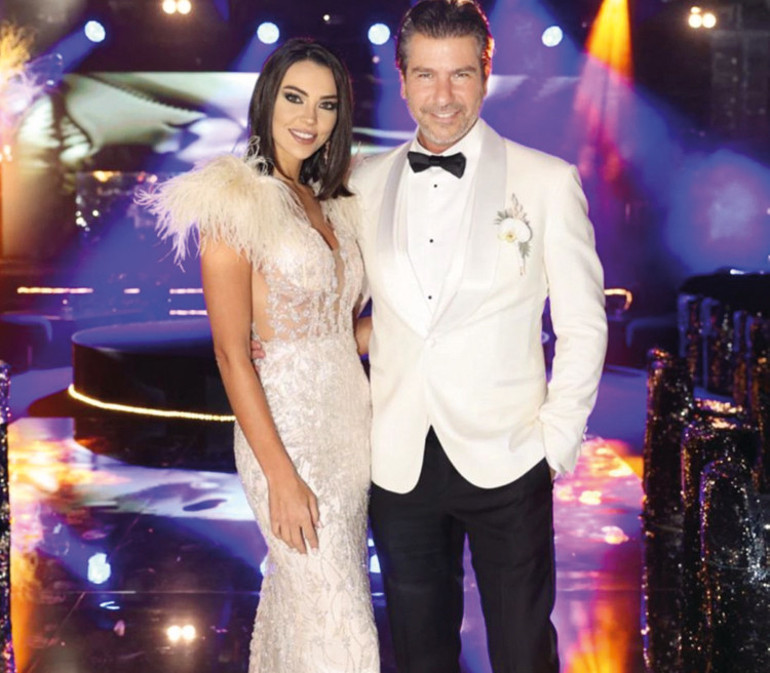 Tuvana Türkay çaldı, İzzet Antebi söyledi... Şarkılar kızı için