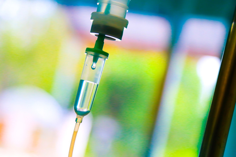 Şimdi de evlere serum servisi moda oldu Sadece bir tanesi 3000 lira