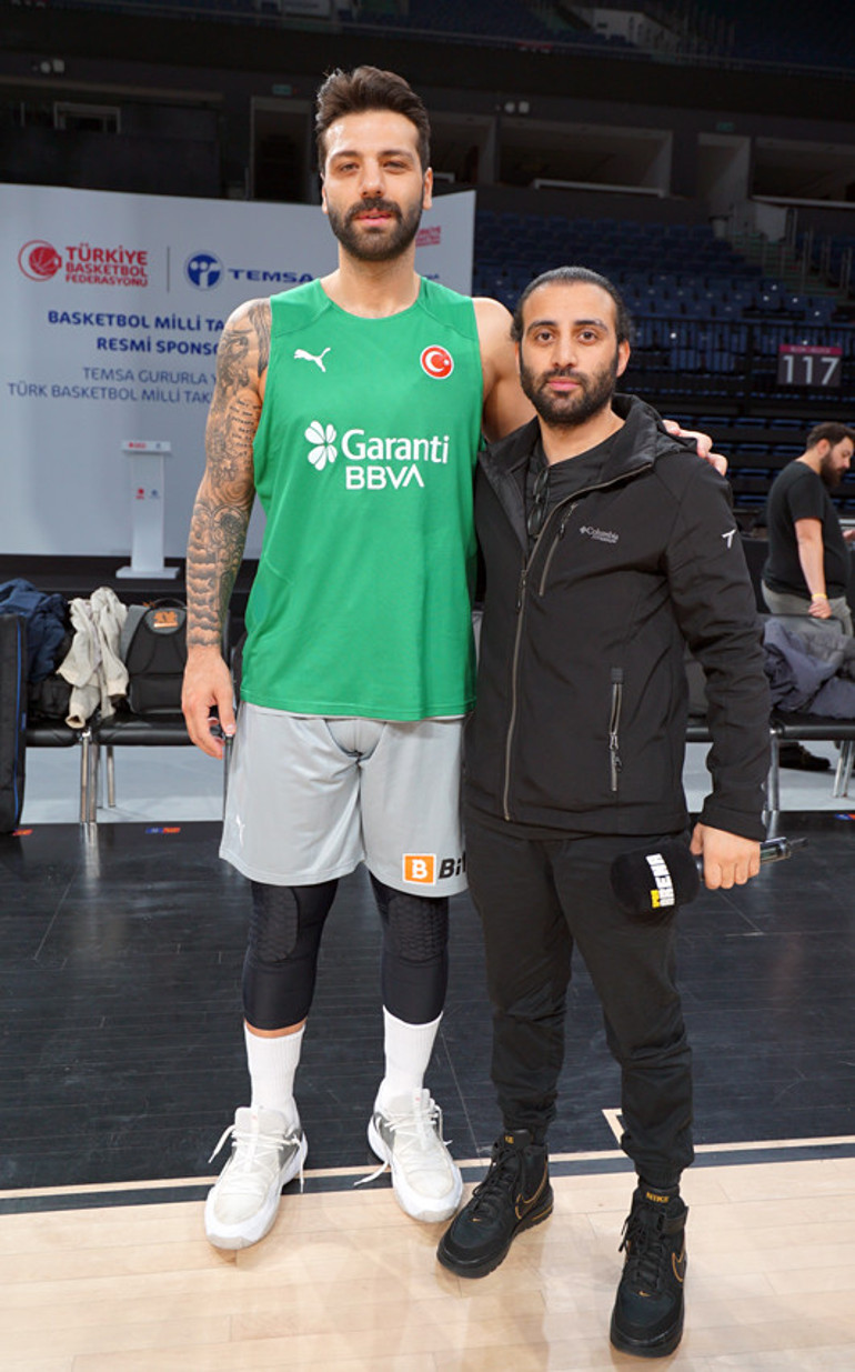 A Milli Basketbol Takımının zafere inancı tam: Zoru başaracak gücümüz var | Buğrahan Tuncerden serzeniş: Sözlerim yanlış yere çekildi, herkesin gözyaşları vardı...