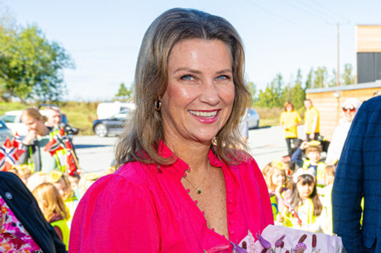 Meleklere fısıldayan prenses aşkı uğruna tacını bıraktı: Nişanlısına şarlatan diyorlardı