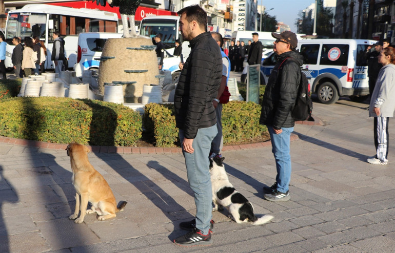 84 yıldır bitmeyen özlem... Saat 9u 5 geçe hayat 1 dakika durdu