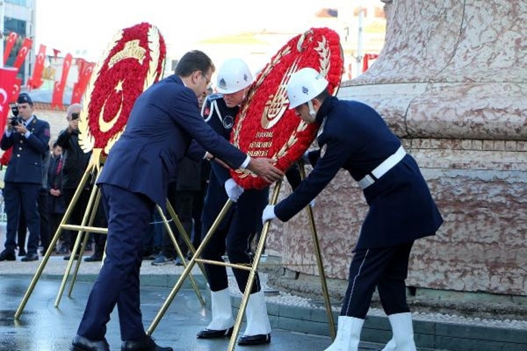 Taksim Meydanı’nda Atatürkü anma töreni