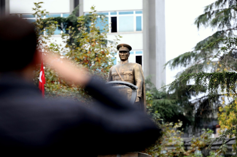 84 yıldır bitmeyen özlem... Saat 9u 5 geçe hayat 1 dakika durdu