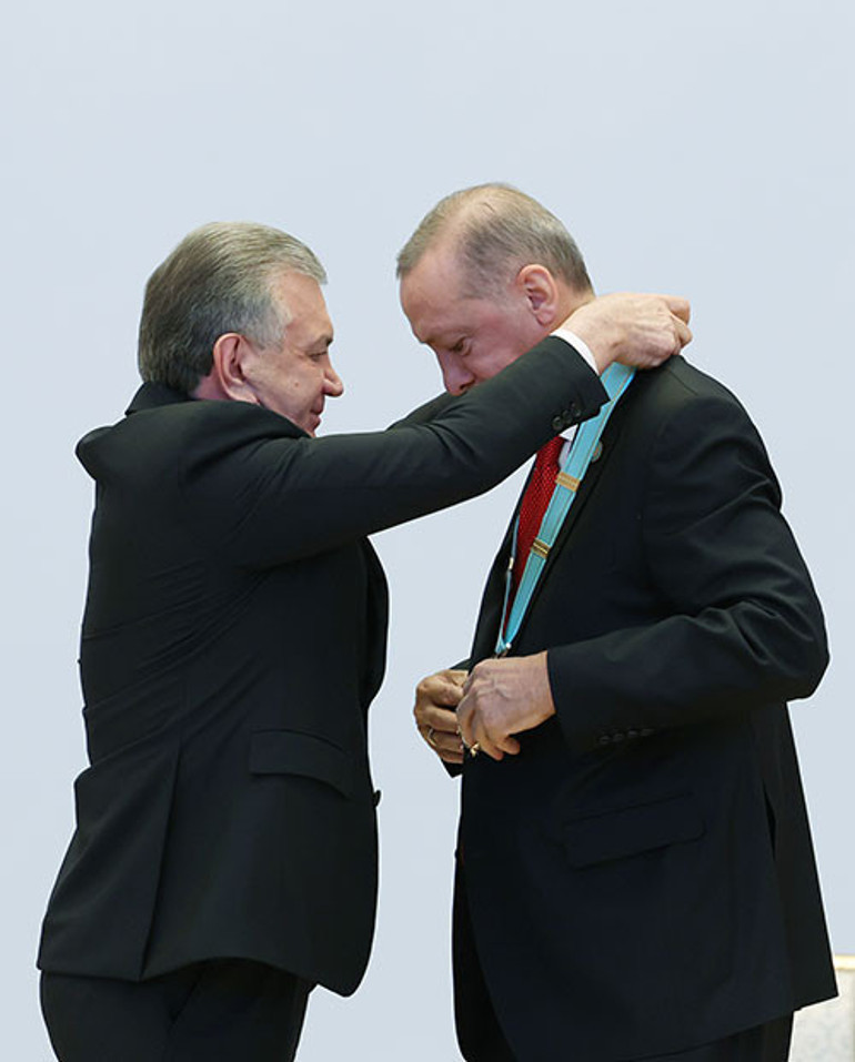 Son dakika... Cumhurbaşkanı Erdoğan Özbekistanda: AB kapısında 52 yıl bizi süründürdüler