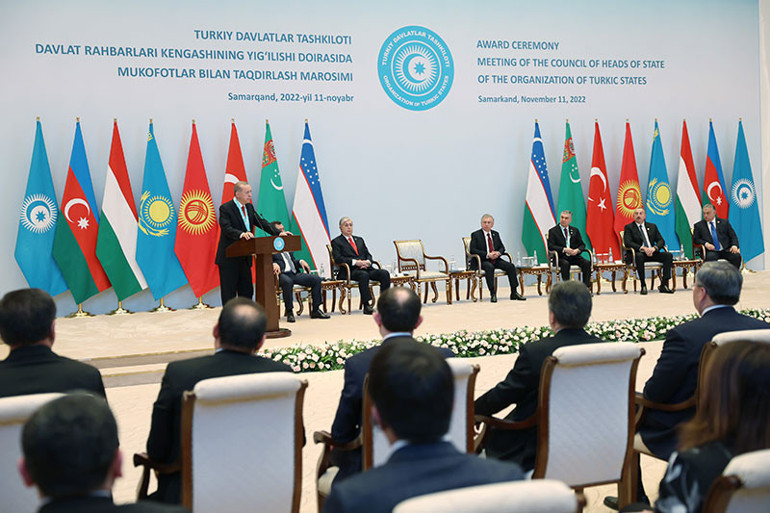 Son dakika... Cumhurbaşkanı Erdoğan Özbekistanda: AB kapısında 52 yıl bizi süründürdüler