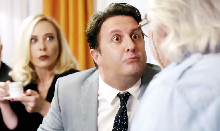 Hüzün ki, yakışmış bu aksiyona