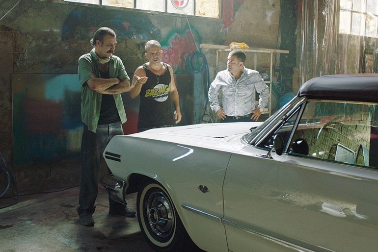 Hüzün ki, yakışmış bu aksiyona