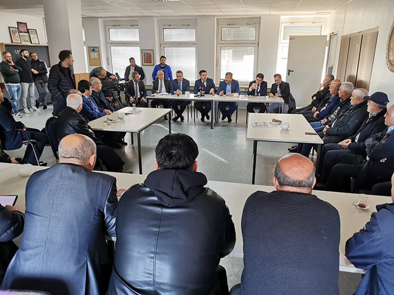 Essen Başkonsolusu’ndan Alman Polisi’nin bastığı camiye ziyaret