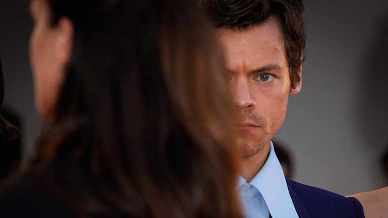 Olivia Wilde mutluluğu Harry Stylesın kollarında buldu… Peki ya film setindeki o kaçamak ne olacak