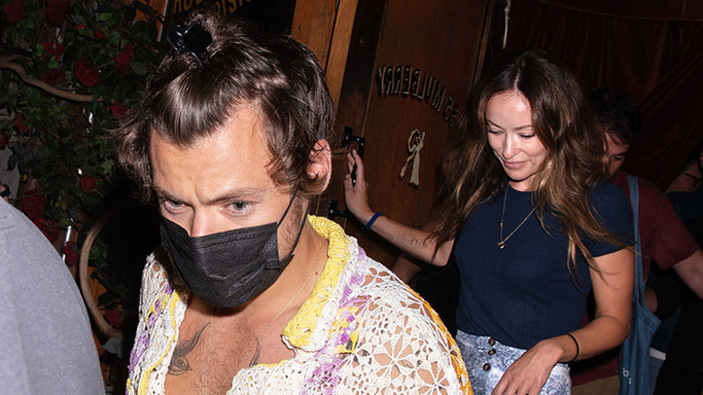 Olivia Wilde mutluluğu Harry Stylesın kollarında buldu… Peki ya film setindeki o kaçamak ne olacak