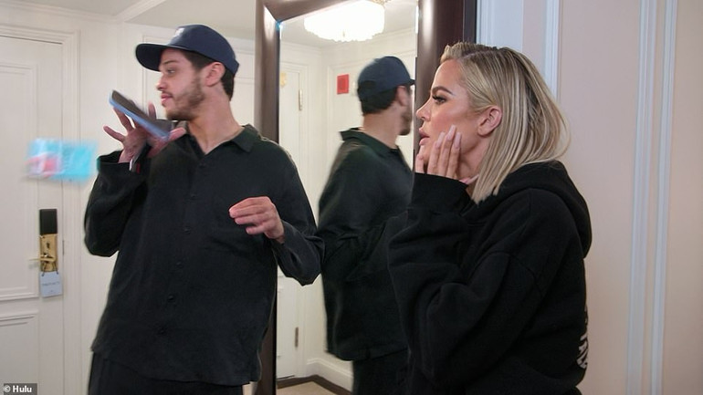 Büyük aşk sanki hiç bitmemiş gibi… Kim Pete’in kulağına eğilip “Çok yakışıklısın” diye fısıldadı