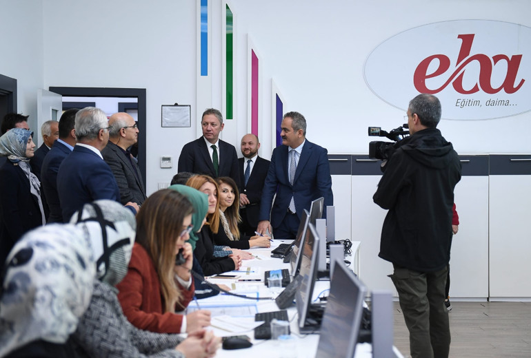 Öğretmenlik Kariyer Basamakları Sınavı yapıldı