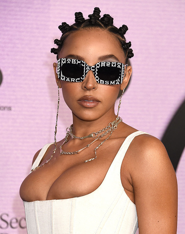 2022 Amerikan Müzik Ödülleri’nde Taylor Swift rüzgarı esti, sahnelerin asi kızı Pink yeni görünümüyle şaşırttı