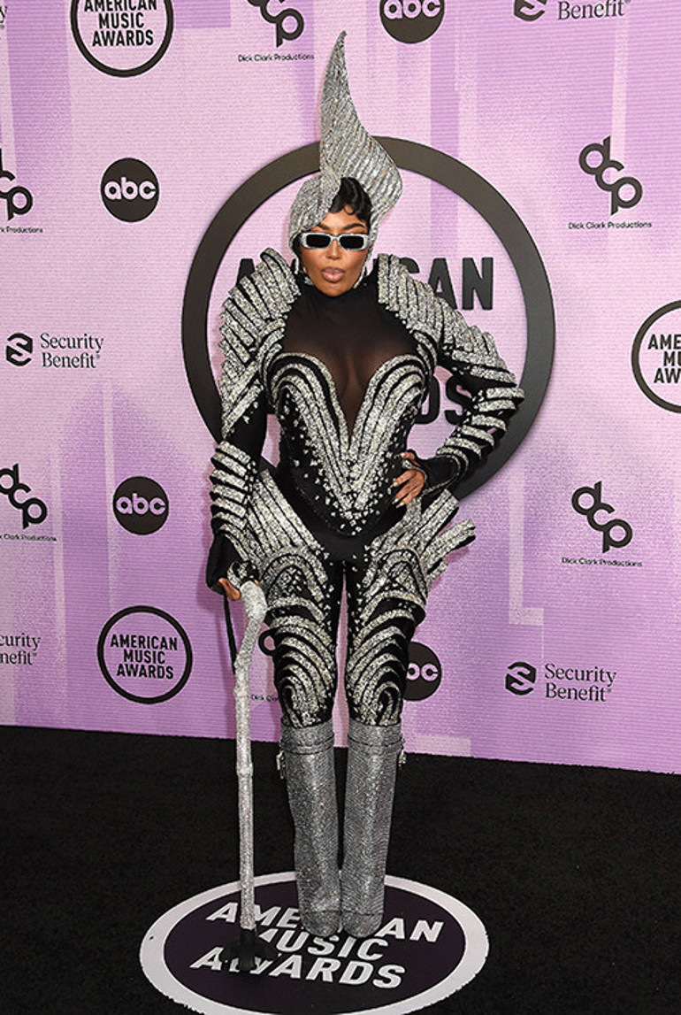 2022 Amerikan Müzik Ödülleri’nde Taylor Swift rüzgarı esti, sahnelerin asi kızı Pink yeni görünümüyle şaşırttı