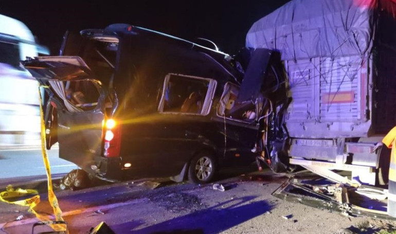 Tiyatronun acı günü... Turne dönüşü kaza: 3 ölü, 8 yaralı