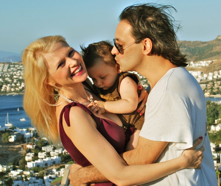 Ünlü çiftin mutlu günü... Doğuma 2 ay kala evlendiler