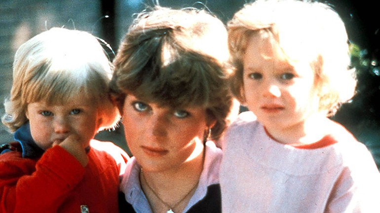 Elizabeth öldü ama hikâye sona ermedi: Yeni kraliyet kitabındaki Diana bölümü çok ses getirecek