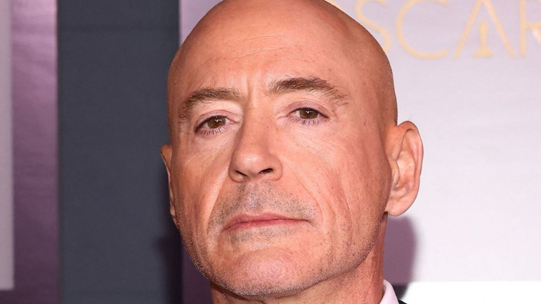 Sen kendine ne yaptın böyle: Robert Downey Jr.’ı gören küçük dilini yuttu