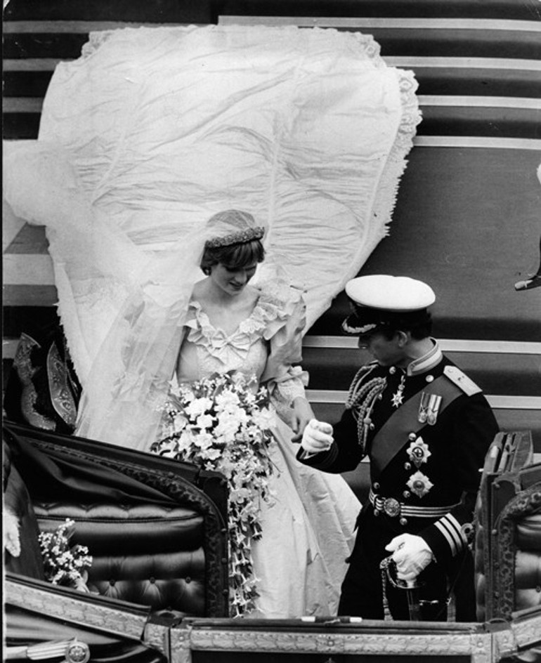 Gelinliğim taklittir Çocukluğumdan beri hayâlini kuruyordum