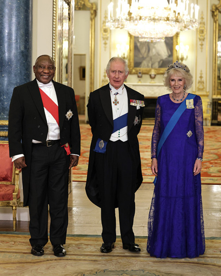 Ne çok bekledin bu tacı Kraliçe mezarında ters döndü