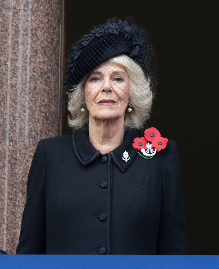 Ne çok bekledin bu tacı Kraliçe mezarında ters döndü