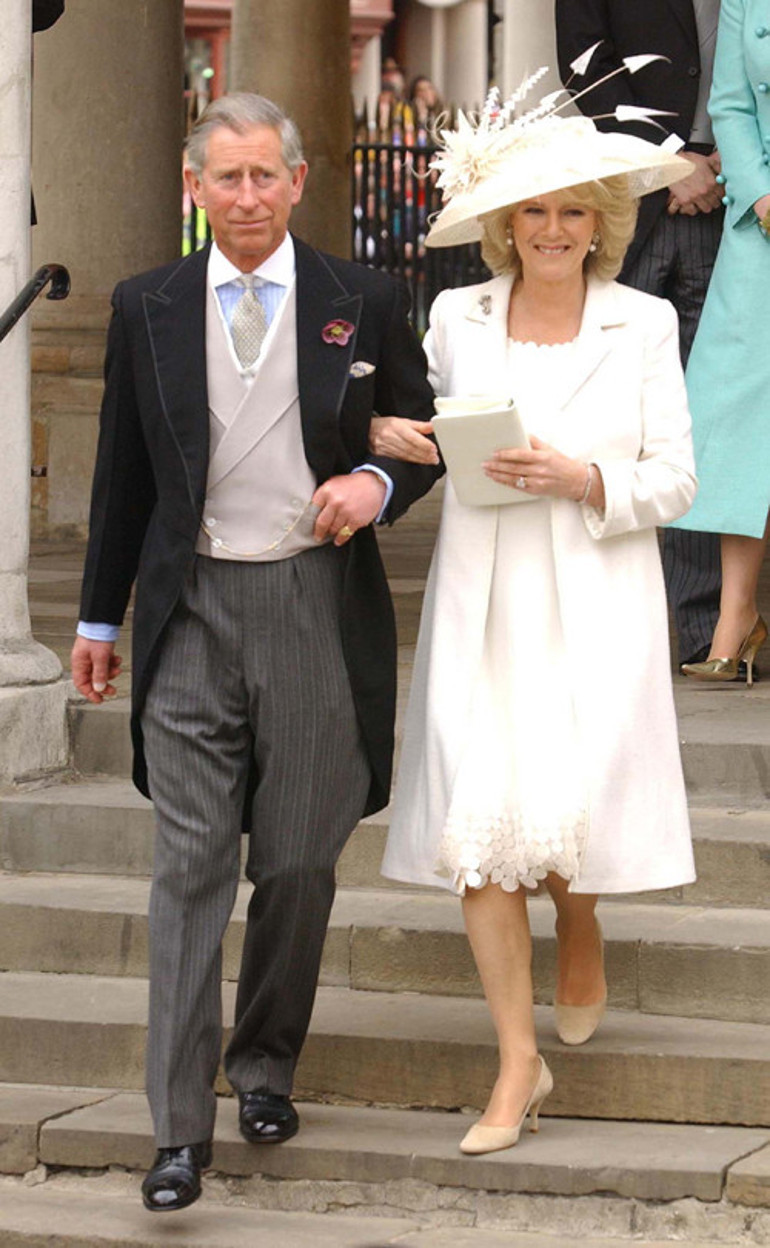 Ne çok bekledin bu tacı Kraliçe mezarında ters döndü