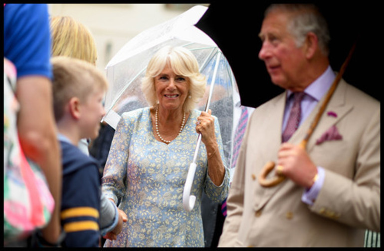 Ne çok bekledin bu tacı Kraliçe mezarında ters döndü