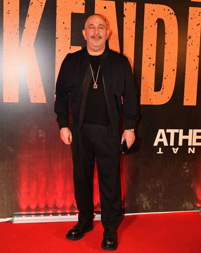 Kendi Yolumda filminin galasına ünlüler akın etti Hakan Özoğuz ve kardeşi Gökhan Özoğuz bir arada...