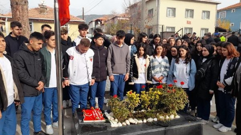 Şehit öğretmen Şenay Aybüke Yalçın Öğretmenler Gününde dualarla anıldı