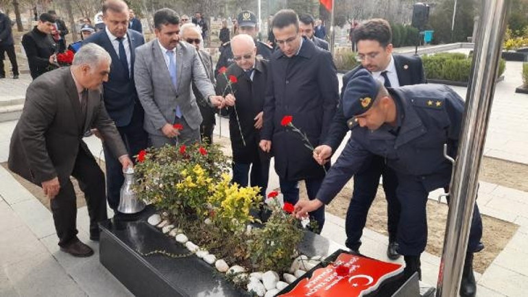 Şehit öğretmen Şenay Aybüke Yalçın Öğretmenler Gününde dualarla anıldı